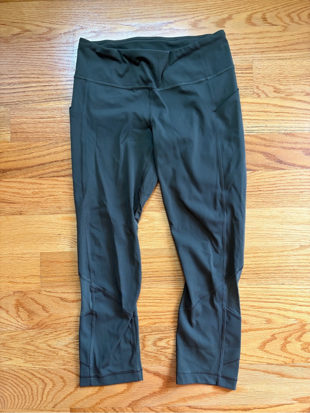 Lululemon dark olive green pace rival crop size 6